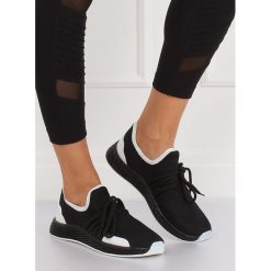 Buty sportowe czarne B-6851 BLACK. Czarne sneakersy damskie obuwie damskie, z tkaniny. Za 49,35 zł.