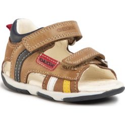 Sandały GEOX - B S.Tapuz B. A B020XA 0CL22 C5102 Caramel. Pomarańczowe sandały chłopięce Geox, z zamszu, bez zapięcia. Za 239,00 zł.