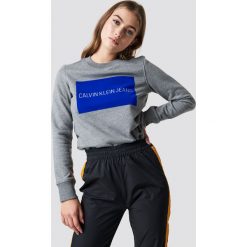 Calvin Klein Sweter Institutional Flock Box Reg - Grey. Szare swetry oversize damskie marki Calvin Klein, z jeansu. W wyprzedaży za 242,97 zł.