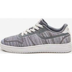 Sportowe sneakersy - Jasny szary. Szare sneakersy męskie Cropp, bez zapięcia. Za 159,99 zł.