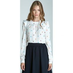 Łezka Kobieca Bluzka z Falbankami na Ramionach. Szare bluzki damskie marki Molly.pl, xl, klasyczne, z klasycznym kołnierzykiem, z długim rękawem. Za 105,90 zł.