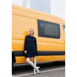 Granatowa Sukienka I'm Falling. Niebieskie sukienki damskie other, na imprezę, s, bez wzorów, eleganckie, bez kołnierzyka, bez rękawów, mini. Za 104,99 zł.
