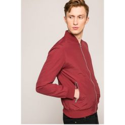 Jack & Jones - Kurtka bomber New Pacific. Czarne płaszcze męskie Jack & Jones, m, bez wzorów, z poliesteru, krótkie, bez kaptura. W wyprzedaży za 119,90 zł.