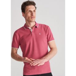 Koszulka polo regular fit - Różowy. Różowe koszulki męskie Reserved, s, bez wzorów, bez rękawów. Za 59,99 zł.