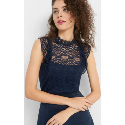 Koszulka z koronki. Niebieskie t-shirty damskie Orsay, xs, w koronkowe wzory, z dzianiny, ze stójką. Za 79,99 zł.