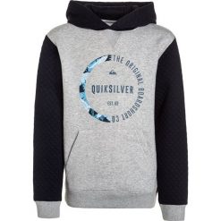 Quiksilver BUNDSY HOODY Bluza z kapturem navy blazer. Niebieskie bluzy chłopięce marki Quiksilver, z bawełny, z kapturem. W wyprzedaży za 170,10 zł.