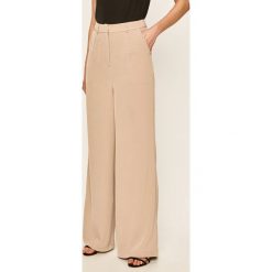 Glamorous - Spodnie. Spodnie damskie Glamorous, s, z haftami, z elastanu, z podwyższonym stanem. Za 189,90 zł.