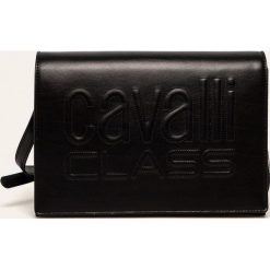 Cavalli Class - Torebka skórzana. Czarne listonoszki damskie Cavalli Class, w paski, z bawełny, na ramię, małe, z aplikacjami. W wyprzedaży za 769,90 zł.