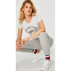Tommy Hilfiger - Spodnie Trisha. Spodnie damskie TOMMY HILFIGER. W wyprzedaży za 319,90 zł.