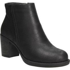 BOTKI S.BARSKI 872-3. Czarne botki damskie marki S.barski, bez obcasa, bez zapięcia. Za 79,99 zł.