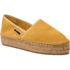 Espadryle LOVE MOSCHINO - JA10223G07JF0409 Ocra. Żółte espadryle damskie Love Moschino, bez wzorów, ze skóry, bez obcasa, na płaskiej podeszwie, bez zapięcia. Za 479,00 zł.