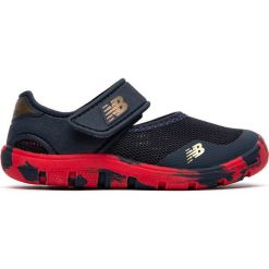 New Balance IO208CG2. Sandały chłopięce New Balance, z gumy. W wyprzedaży za 119,99 zł.