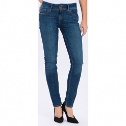 Dżinsy "Melinda" - Skinny fit - w kolorze niebieskim. Niebieskie rurki damskie marki Cross Jeans, z aplikacjami. W wyprzedaży za 136,95 zł.