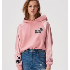 Bluza NASA z raglanowymi rękawami - Różowy. Bluzy damskie Sinsay. Za 79,99 zł.