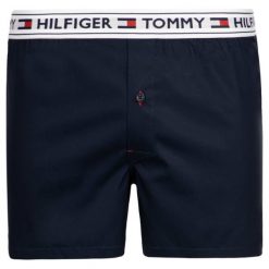 Bokserki TOMMY HILFIGER UM0UM00517. Niebieskie bokserki męskie TOMMY HILFIGER, bez wzorów, z bawełny. W wyprzedaży za 99,00 zł.