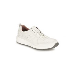 Buty Clarks Un Coast Form. Białe trampki męskie Clarks, bez wzorów, bez zapięcia. Za 431,20 zł.