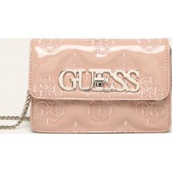Guess Jeans - Torebka. Różowe listonoszki damskie Guess Jeans, w paski, z bawełny, na ramię, małe, bez dodatków. W wyprzedaży za 459,90 zł.