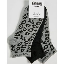 Skarpetki w panterkę - Jasny szary. Szare skarpetki damskie Sinsay, bez wzorów. Za 9,99 zł.