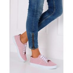 Trampki w paski czerwone. Czerwone buty sportowe damskie FunKee.pl, w paski, z tkaniny, klasyczne. Za 83,99 zł.