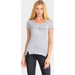 T-SHIRT EA7 EMPORIO ARMANI. Szare t-shirty damskie EA7 Emporio Armani, s, z nadrukiem, z materiału, z okrągłym kołnierzem. Za 215,40 zł.