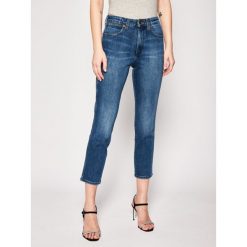 Jeansy Skinny Fit Wrangler Retro W253JX10A. Niebieskie jeansy damskie Wrangler, bez wzorów, z elastanu. W wyprzedaży za 299,00 zł.
