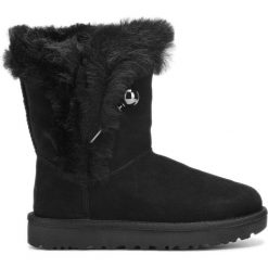 UGG Classic Fluff Śniegowce Czarny. Czarne śniegowce damskie Ugg, na zimę, ze skóry, bez zapięcia. Za 1026,95 zł.