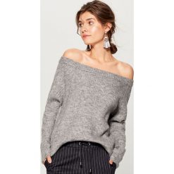 Sweter z prostym dekoltem - Szary. Szare swetry damskie Mohito, s, bez wzorów, bez rękawów, bez kaptura. Za 119,99 zł.
