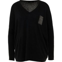 Steffen Schraut BISHAMONDO PARK Sweter black. Czarne swetry klasyczne damskie marki Steffen Schraut, z poliesteru. Za 959,00 zł.