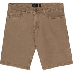 Kolorowe denimowe bermudy. Brązowe bermudy męskie marki Pull&Bear, m, w kolorowe wzory. Za 49,90 zł.