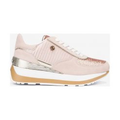 U.S. Polo Assn Valery 3 Tenisówki Beżowy. Brązowe trampki i tenisówki damskie U.S. Polo Assn., z aplikacjami, ze skóry, bez zapięcia. Za 412,95 zł.