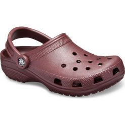 Crocs Classic Burgundy M7W9 (39-40). Czerwone klapki damskie Crocs, bez wzorów, z materiału, klasyczne, bez obcasa, bez zapięcia. Za 179,00 zł.