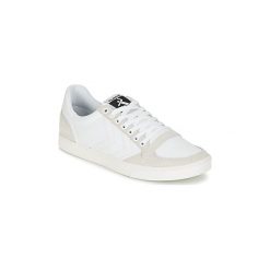 Buty Hummel TEN STAR TONAL LOW. Białe trampki i tenisówki damskie Hummel, bez wzorów, retro, bez zapięcia. Za 260,10 zł.