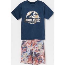 Bawełniana piżama Jurassic Park - Szary. Szare piżamy męskie Reserved, bez wzorów, z bawełny, bez rękawów. Za 59,99 zł.