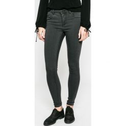 Only - Jeansy. Szare rurki damskie ONLY. W wyprzedaży za 79,90 zł.