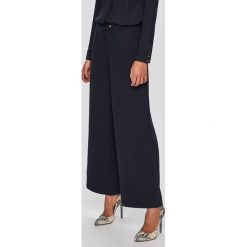Vero Moda - Spodnie. Niebieskie spodnie damskie Vero Moda, s, bez wzorów, z elastanu, casualowe. W wyprzedaży za 69,90 zł.