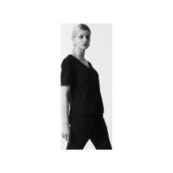 Oversize'owy t-shirt (black). Czarne t-shirty damskie Toutset, l, bez wzorów, bez kołnierzyka. Za 129,00 zł.