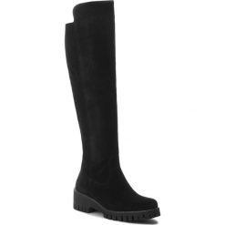 Muszkieterki TAMARIS - 1-25613-21 Black 001. Czarne kowbojki damskie Tamaris, z materiału, przed kolano, na wysokim obcasie, na obcasie. Za 349,90 zł.