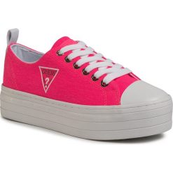 Trampki GUESS - Brigs FL6BRS FAB12 FUXIA. Różowe półbuty damskie Guess, z aplikacjami, z gumy, bez zapięcia. W wyprzedaży za 319,00 zł.