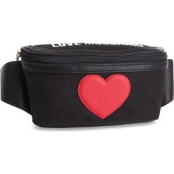 Saszetka nerka LOVE MOSCHINO - JC4334PP07KV100A Nero. Czarne nerki damskie Love Moschino, bez wzorów, ze skóry ekologicznej, młodzieżowe, bez dodatków. W wyprzedaży za 339,00 zł.