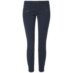 S.Oliver jeansy damskie 42 ciemnoniebieski. Niebieskie jeansy damskie S.Oliver, s, z bawełny. Za 259,00 zł.