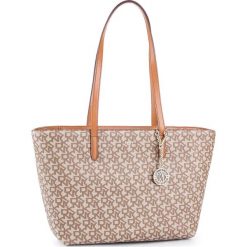 Torebka DKNY - Bryant Lg Zip Tote R74AJ014 Chn Lg/Drftwd QLB. Pomarańczowe torebki klasyczne damskie DKNY, bez wzorów, ze skóry ekologicznej, klasyczne, duże, bez dodatków. W wyprzedaży za 489,00 zł.