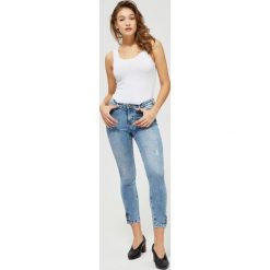 Jeansy skinny z guzikami. Niebieskie jeansy damskie Moodo, m. Za 119,99 zł.