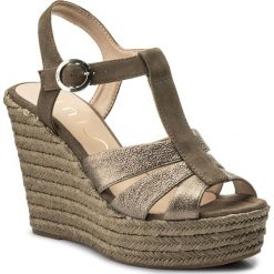Espadryle UNISA - Mueca Ks Se Salvia/Pyr. Pomarańczowe espadryle damskie Unisa, bez wzorów, ze skóry, bez obcasa, na obcasie. W wyprzedaży za 299,00 zł.