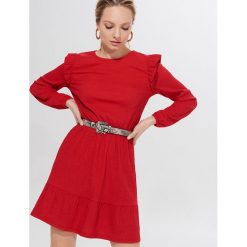 Sukienka z falbanami - Czerwony. Czerwone sukienki damskie Mohito, s. Za 119,99 zł.