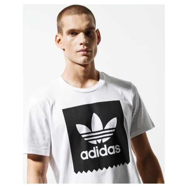 Adidas Koszulka Ss Solid Bb T Wht , biały, rozmiar S. Białe koszulki męskie Adidas, s, bez wzorów, z bawełny, klasyczne, bez kołnierzyka, bez rękawów. W wyprzedaży za 119,99 zł.