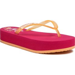 Japonki TOMMY JEANS - Pop Color Mid Beach Sandal EN0EN00853 Blush Red XIF. Pomarańczowe klapki damskie Tommy Jeans, bez wzorów, z jeansu, bez obcasa. W wyprzedaży za 159,00 zł.