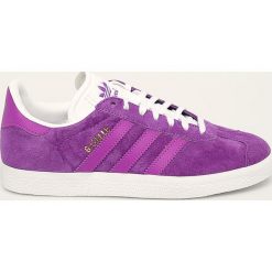 Adidas Originals - Buty Gazelle. Fioletowe buty sportowe damskie adidas Originals, bez wzorów, ze skóry, sportowe. W wyprzedaży za 299,90 zł.