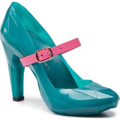 Półbuty UNITED NUDE - Lo Res Pump 1002958821 Candy Snake. Zielone półbuty damskie marki United Nude, bez wzorów, ze skóry, bez obcasa, na obcasie, bez zapięcia. Za 639,00 zł.
