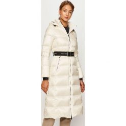 Calvin Klein - Kurtka puchowa. Białe kurtki damskie Calvin Klein, s, w paski, z poliesteru, długie. Za 1299,00 zł.