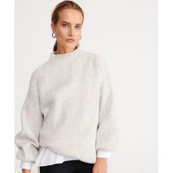 Sweter ze stójką - Jasny szary. Szare swetry damskie Reserved, s, bez wzorów, bez rękawów, bez kaptura. W wyprzedaży za 49,99 zł.